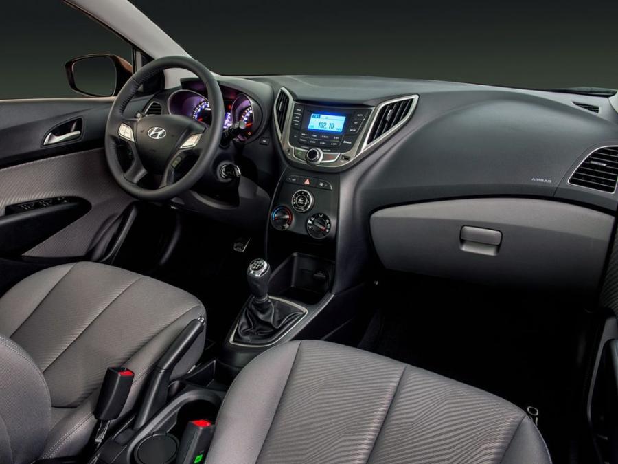  Hyundai HB20X 2013 года  (фото 11 из 16)